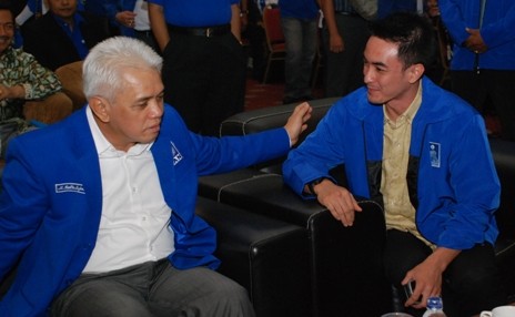 Ketum DPP PAN  Hatta Rajasa dan Cagub Jambi Zumi Zola